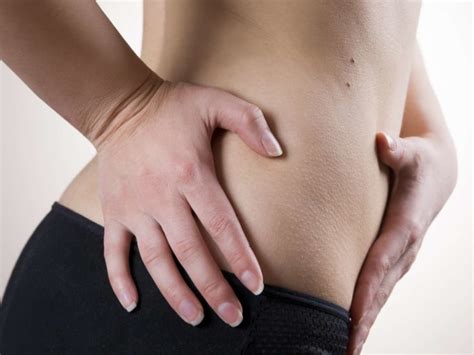 Women Pain In Lower Left Side Of Abdomen Female / Stabbing Pain In The ...