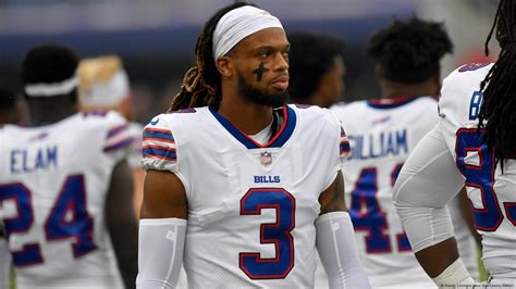 Nfl Bills Damar Hamlin Awake Communicating Doctors Say Dw 0106