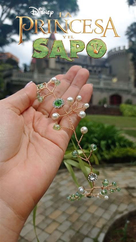 Tiara Tiana en 2024 | Joyas de disney, Maquillaje de hada del bosque, Vestido de tiana