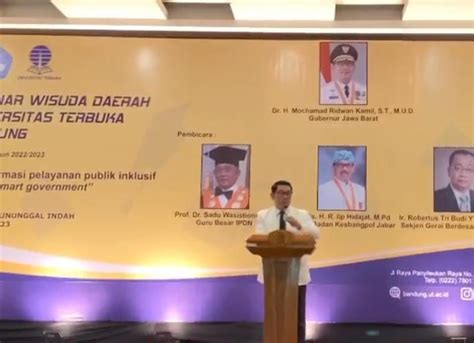 Wisudawan Universitas Terbuka Bandung Selenggarakan Wisuda