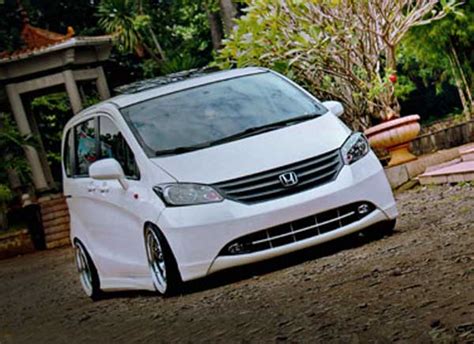 Honda Freed Modifikasi Ceper