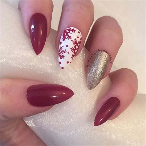 29 Festive Christmas Nail Art Ideas Crazyforus