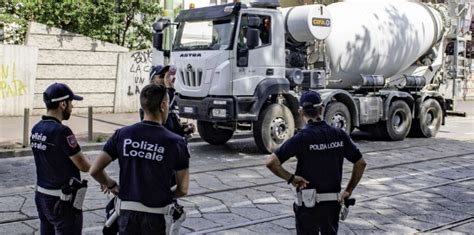 Dramma In Campania Ciclista Muore Travolto Da Una Betoniera Il