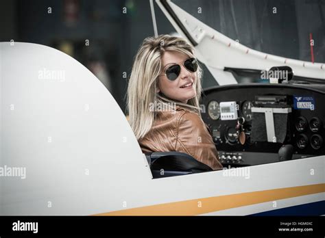 Female pilot cockpit hi-res stock photography and images - Alamy