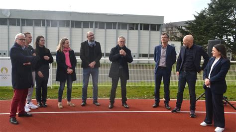 Châteauroux la piste dathlétisme du lycée Blaise Pascal a été inaugurée