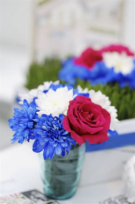 Ideas for Memorial Day Flower Arrangements (with Pictures) | eHow