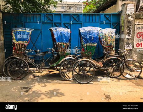 Street In Old Dhaka Bangladesh Hi Res Stock Photography And Images Alamy