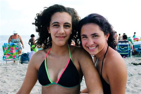 Hot Sexy Bri Stuart Bikini Pics