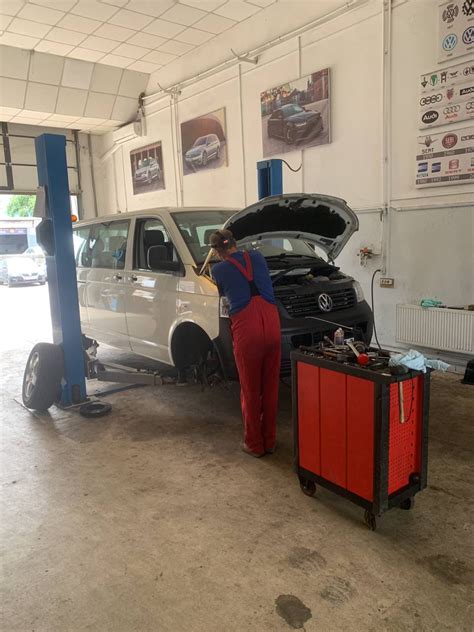 Замена опорного подшипника справа. — Volkswagen Transporter T5, 1,9 л ...