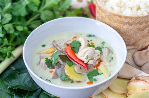 Sopa Tom Kha Kai La Sorprendente Sopa De Pollo Tailandesa