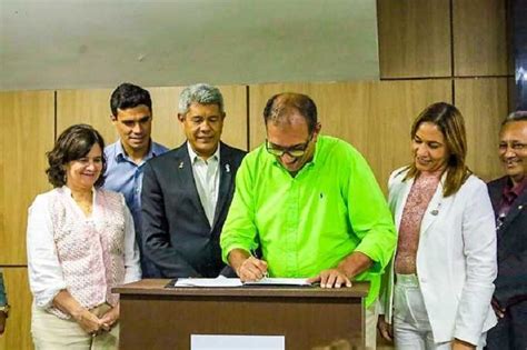 a ministra da Saúde prefeito de Ilhéus celebra futura policlínica