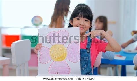 15,177 Draw Girl Camera Images, Stock Photos & Vectors | Shutterstock