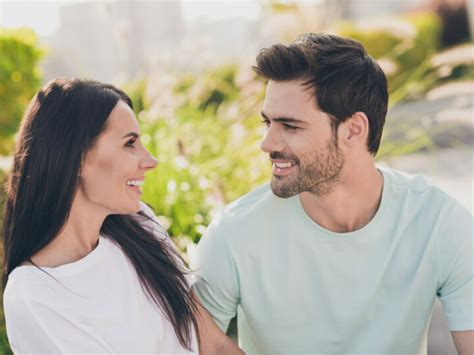 Che Cosa Significa Lo Sguardo Tra Un Uomo E Una Donna La Vita Delle