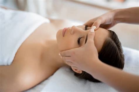 Common Benefits Of Facial Massage Techniques To Follow