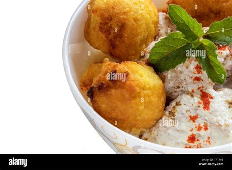 Dahi Bhalla Indian Tasty Street Food Dahi Vada Stock Photo Alamy