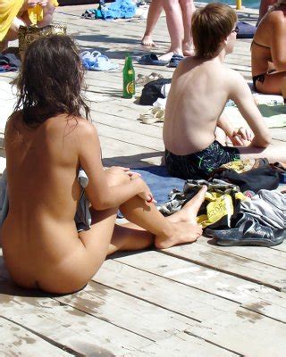 Cmnf Nackte Frauen Vor Zuschauern Vorgefuehrt Porn Pictures Xxx Photos Sex Images