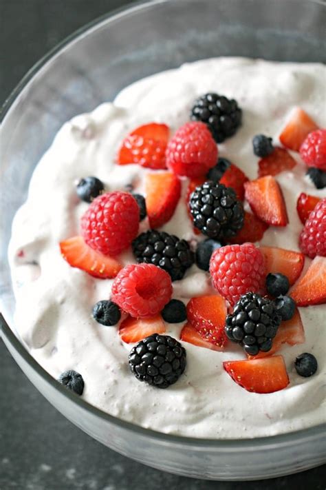 Greek Yoghurt With Berries Tringart