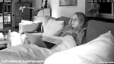 IPCAM American Blonde College Girl Watching Porn