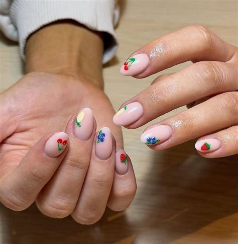 Nude Holiday Nail Ideas Too Elegant To Fade After New Years Glimsie