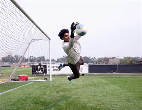 Hugo Souza Se Declara Ao Corinthians Nas Redes Sociais Feliz Na Minha