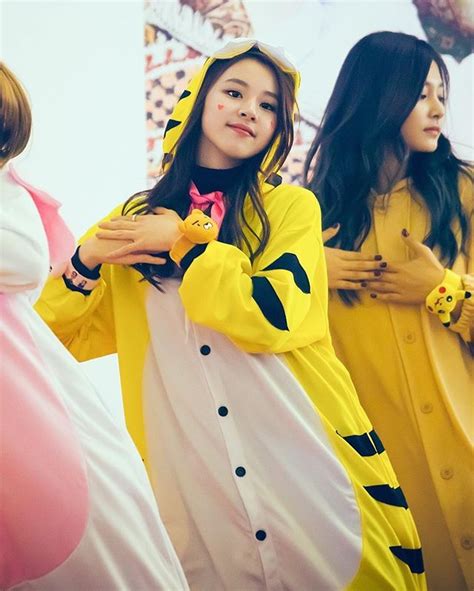 161204 여의도 팬사인회 Twice Dancing In Onesies Is Lyfe ️ Chaeyoung 채영