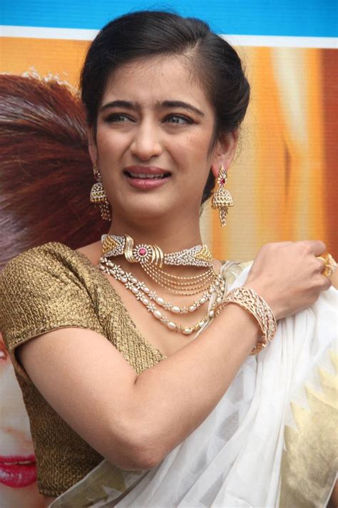 Akshara Haasan Latest Hot Glamourous PhotoShoot Images At Chennai Diamonds Showroom Launch IMAGES