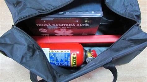 Kit Siguranta Auto Geanta Stingator Auto Kg Trusa Medicala X