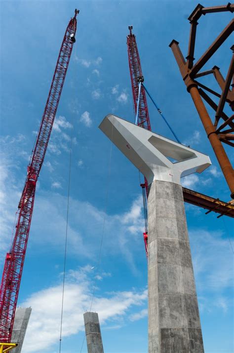 The first pier caps of the New Champlain Bridge are installed - Samuel De Champlain Bridge