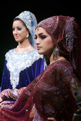 Jilbab Fasion Blogspot: Omani Traditional Dress on the Runway