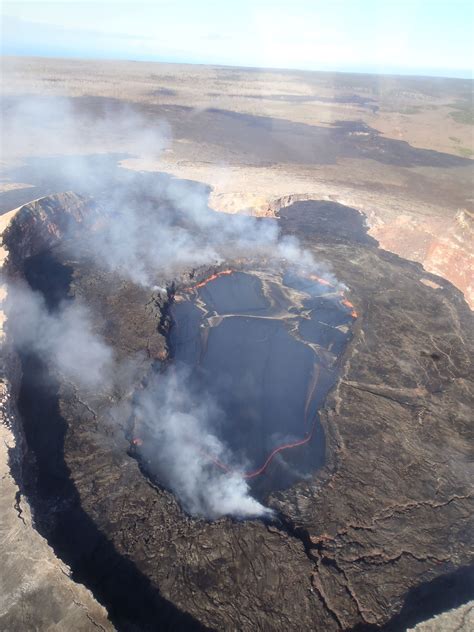 Kilauea volcano mid-eruption, Kona, Hawaii | Oahu hawaii, Hawaii, Kilauea