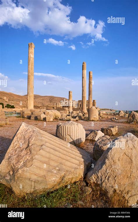 Apadana palace hi-res stock photography and images - Alamy