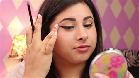 How To Get Perfect Winged Eyeliner Youtube