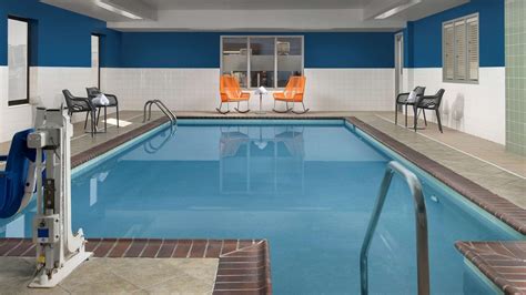 Hampton Inn Knoxville-East from $120. Knoxville Hotel Deals & Reviews ...