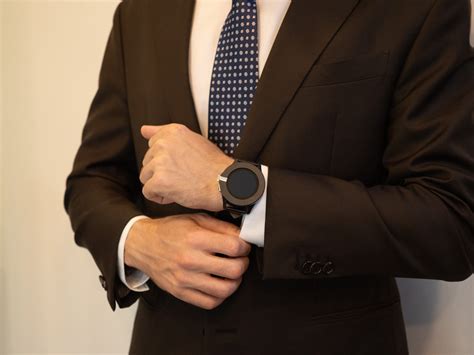 Voixatch: a smartwatch equipped with LTE + GPS, and a detachable ...