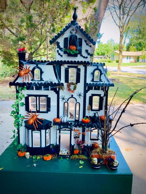 Haunted Dollhouse Makeover Halloween Haunted House Diy Fun Diy Halloween Decorations