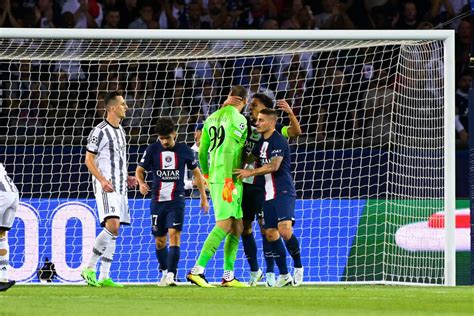 PSG pokonało bezzębny Juventus Milik zmarnował swoje szanse Kibice net