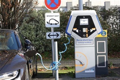 Des bornes de recharge pour véhicules électriques arrivent sur cette