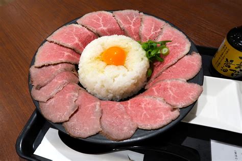 お肉の花が咲いたみたい！？映える『ローストビーフ丼』（田原本町） 奈良づけブログ