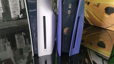 PS5 Slim notre comparaison avec le modèle FAT elle a bien maigri