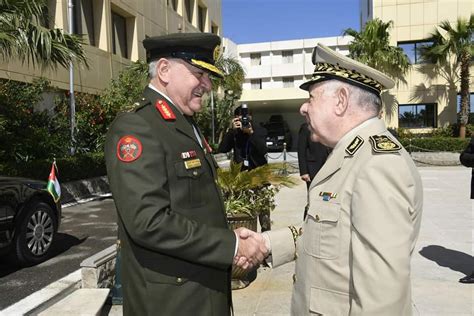 Le Général d Armée Chanegriha reçoit le Chef d Etat major conjoint des