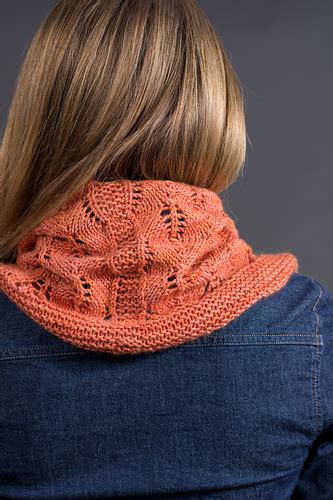 Ravelry Faded Rose Cowl Pattern By Kelene Kinnersly