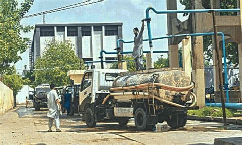 Residents Suffer As Many Karachi Areas Experience Acute Water Shortage