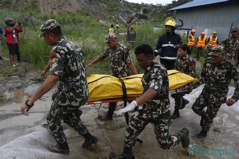 सौर्य एयरलाइन्स दुर्घटना १५ जनाको मृत्यु चार जनाको उद्धार तस्बिरहरू नवीनबाबु गुरूङ