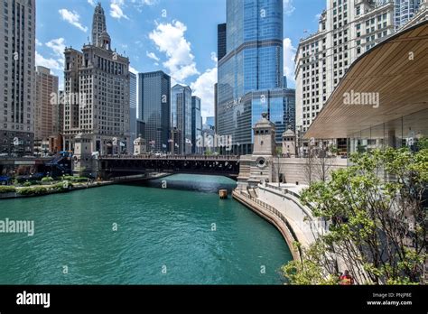 Dusable bridge chicago hi-res stock photography and images - Alamy