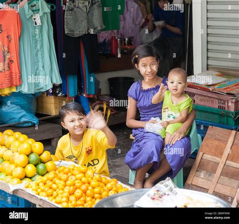 Wa people myanmar hi-res stock photography and images - Alamy