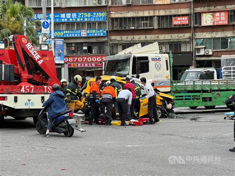 內湖計程車闖紅燈撞5車 肇事運將送醫不治 社會 中央社 Cna