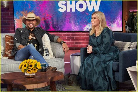 Jason Aldean Opens Up About Coping After Las Vegas Shooting Photo