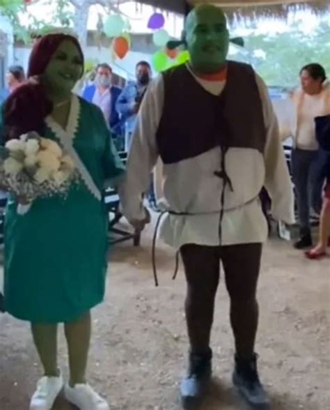 VIDEO Novios Se Casan Disfrazados De Shrek Y Fiona Y Se Hacen Virales