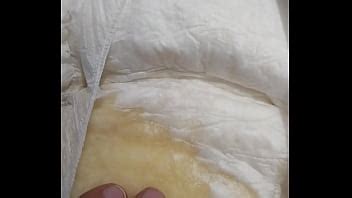 orinando en mi pañal abierto XVIDEOS
