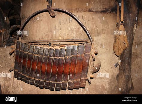 El Gyil también conocido como el xilófono Bala o Balafone colgando